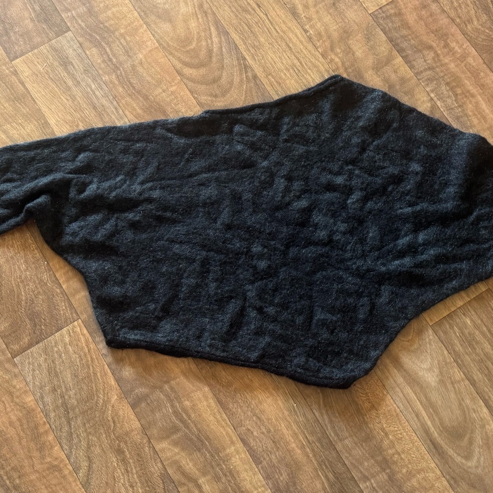 Sweater - Picture 3 of 4